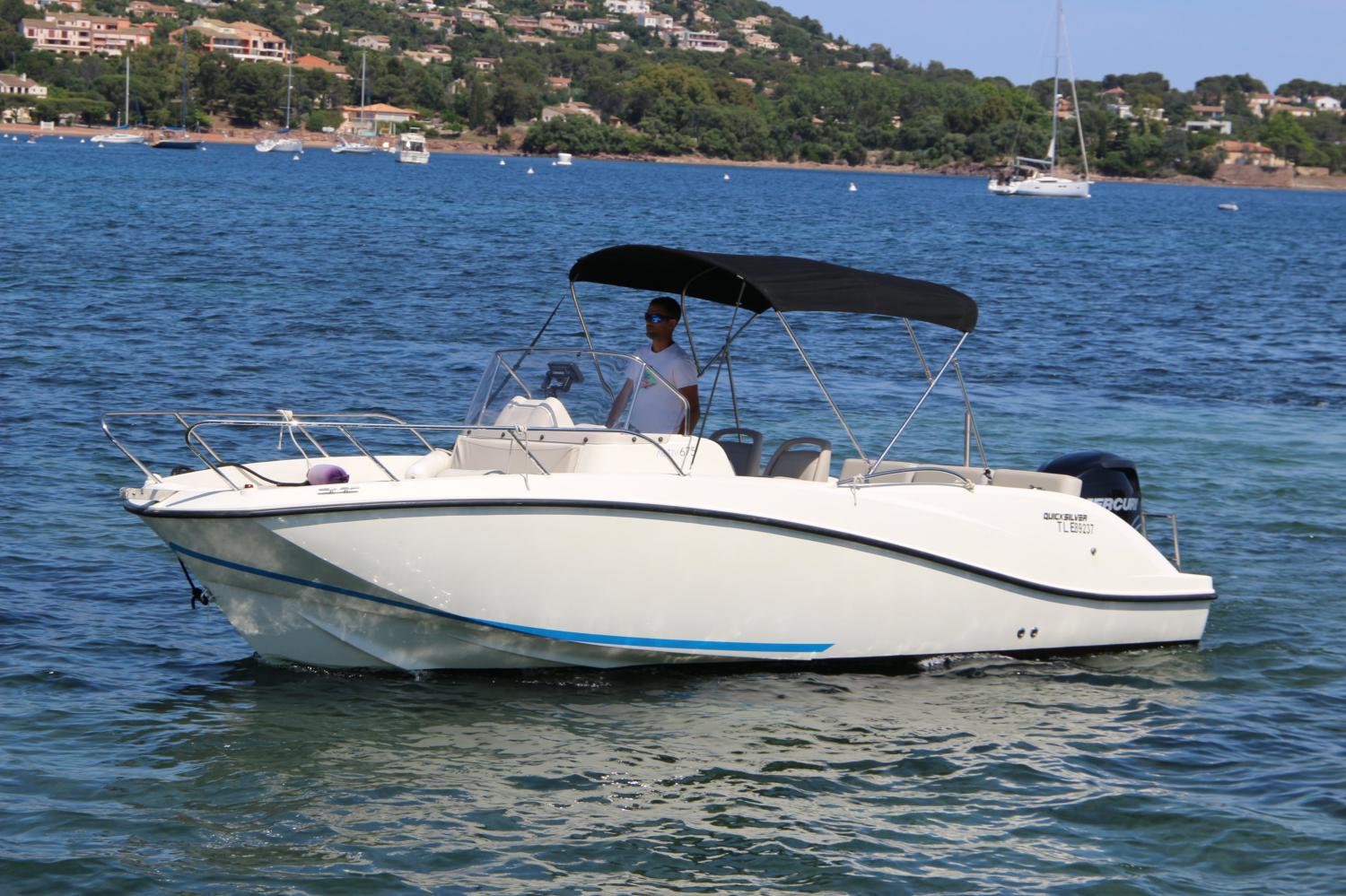 Details sur QUICKSILVER 675 SUNDECK
