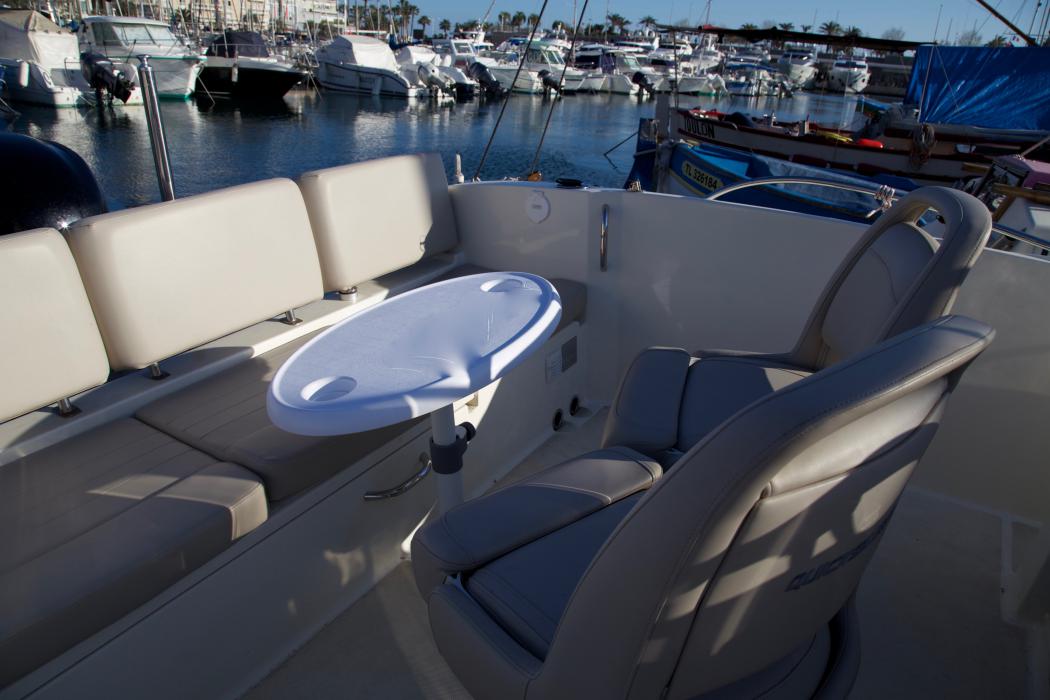 Quicksilver 675 Carré picnic Table escamotable