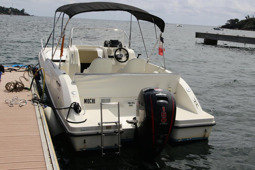 Plage arrière échelle moteur 675 Sundeck