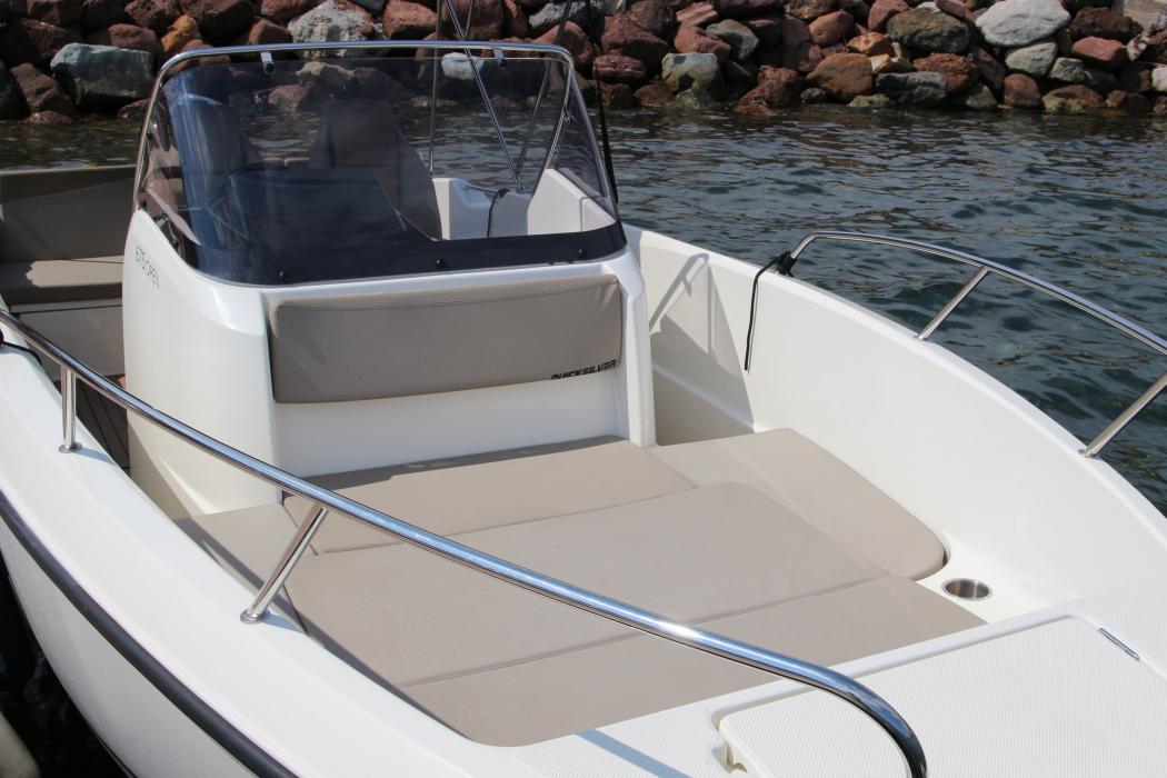QUICKSILVER 675 Open Bain de soleil avant