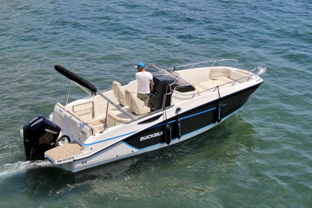 Vue d'ensemble du Quicksilver 805 Open de Cap-Sea (wakamé)